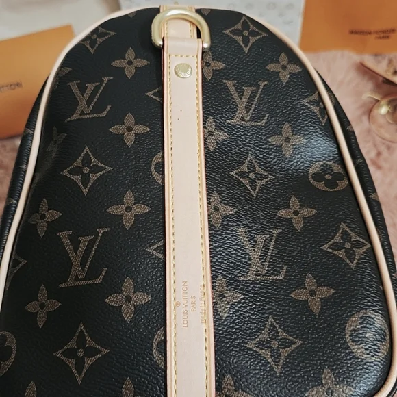 Louis Vuitton Monogram Brown Handbag - Picture 4 of 9